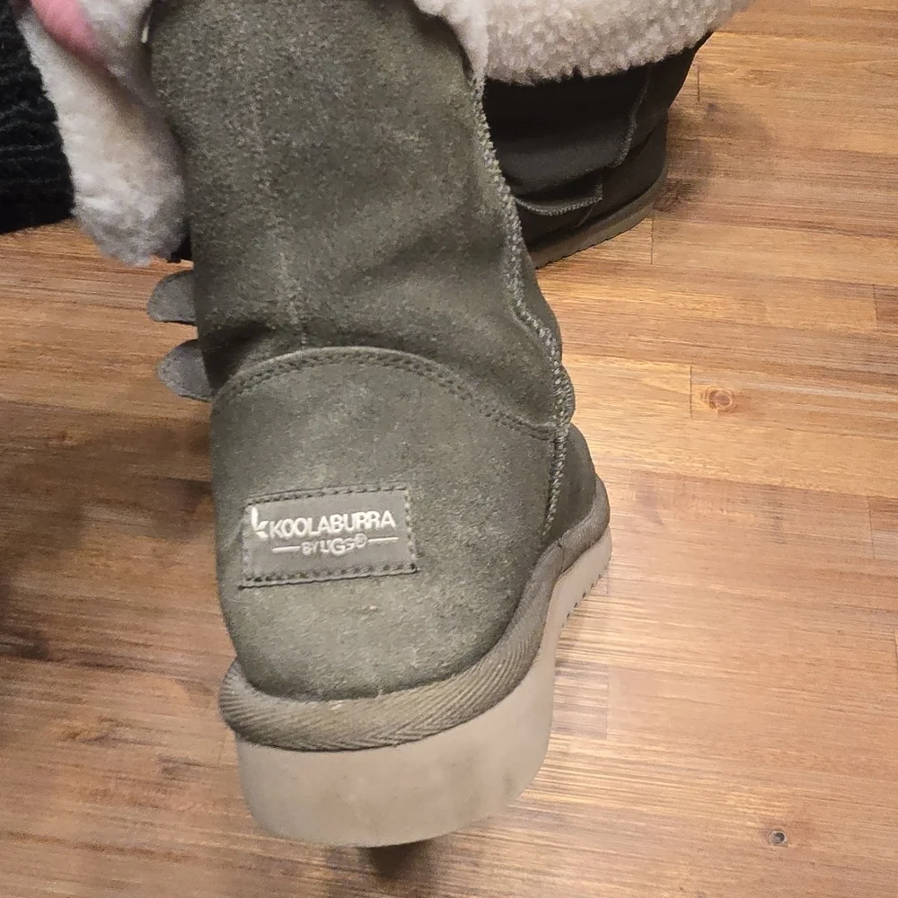 Koolaburra by UGG Victoria Buckle Boots in Olive Green - Size 8